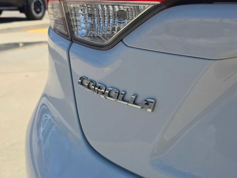 Used 2021 Toyota Corolla LE w/ Carpet Mat Package (TMS) FWD image 14