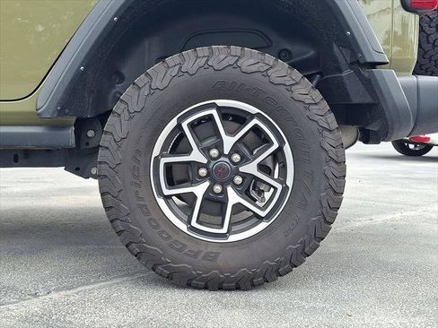 Certified 2025 Jeep Wrangler Unlimited Rubicon AWD/4WD image 8
