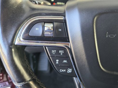 Used 2022 Lincoln Nautilus Reserve w/ Equipment Group 201A image 15