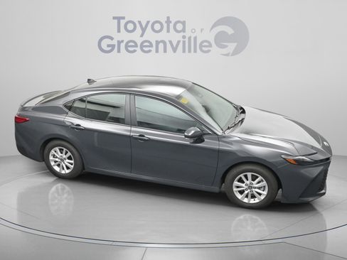 Used 2025 Toyota Camry LE FWD image 18