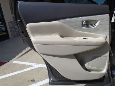 Used 2015 Nissan Murano Platinum w/ Platinum Technology Package FWD image 29