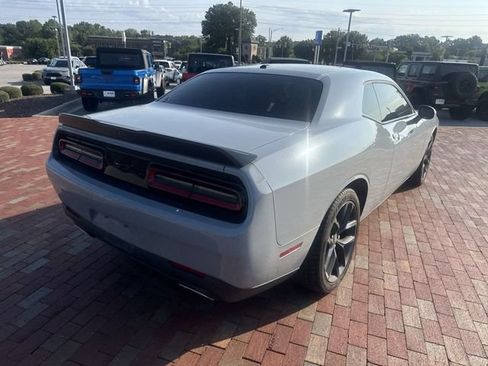 Used 2022 Dodge Challenger SXT w/ Driver Convenience Group RWD image 14