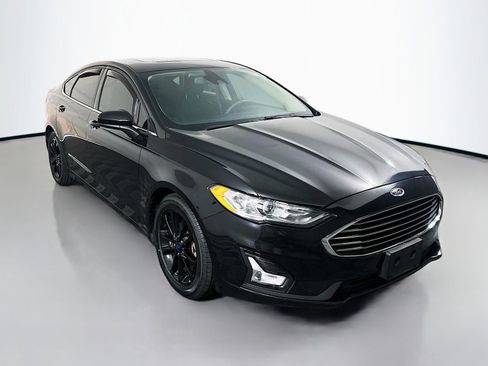 Used 2020 Ford Fusion SE FWD image 1