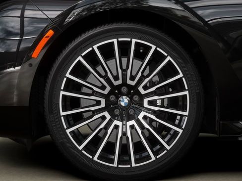 New 2026 BMW 760i xDrive w/ Executive Package image 7