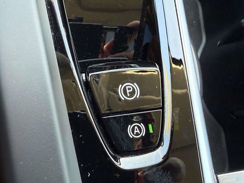 Used 2023 Volvo V60 B5 Cross Country Plus w/ Climate Package image 24