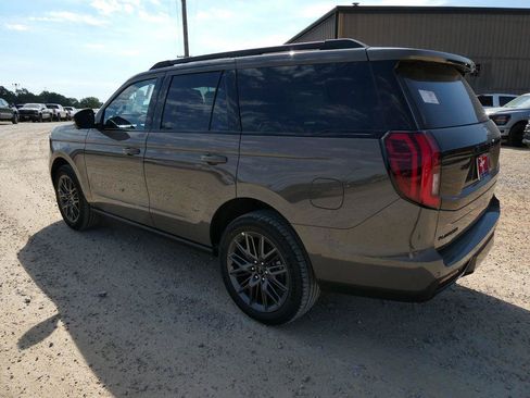 New 2027 Ford Expedition Platinum w/ Stealth Appearance Package AWD/4WD image 7