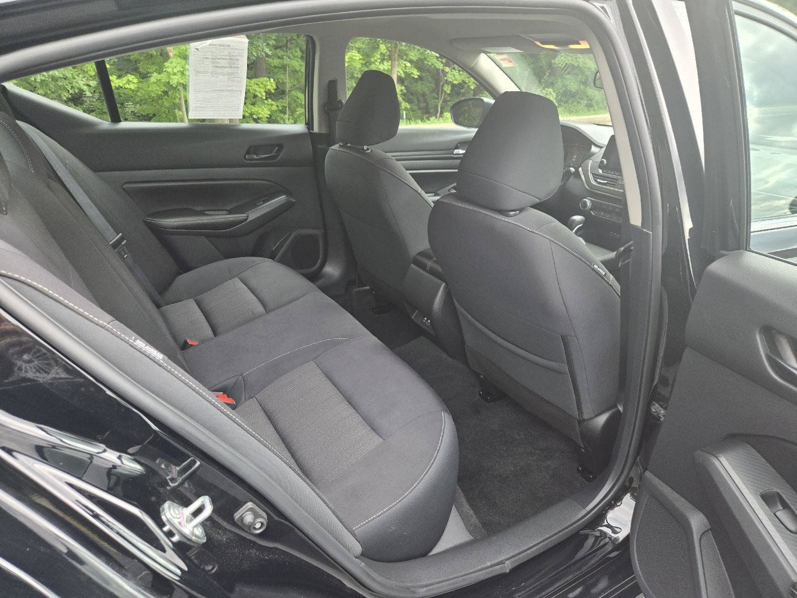 Used 2025 Nissan Altima 2.5 SV FWD image 26