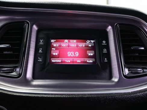 Used 2017 Dodge Challenger R/T image 16