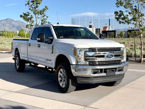 Used 2017 Ford F250 XLT AWD/4WD image 3