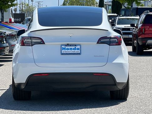Used 2022 Tesla Model Y Performance AWD/4WD image 9