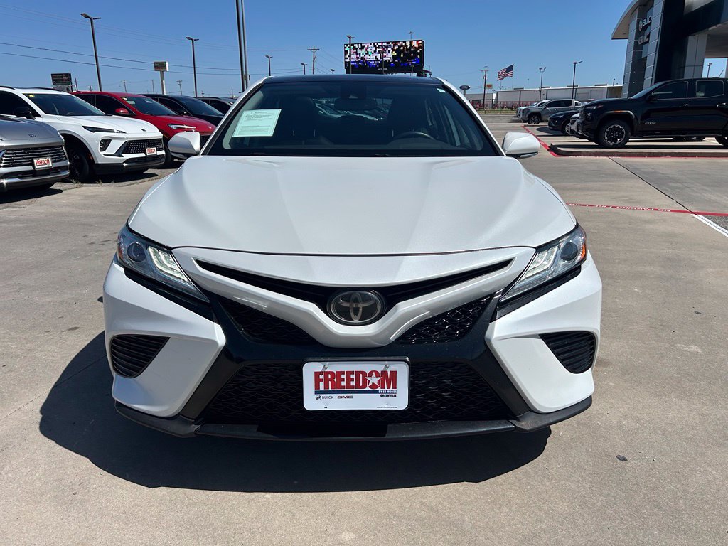 Used 2020 Toyota Camry XSE FWD image 8
