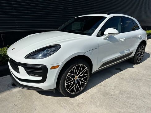 Used 2026 Porsche Macan AWD/4WD image 7