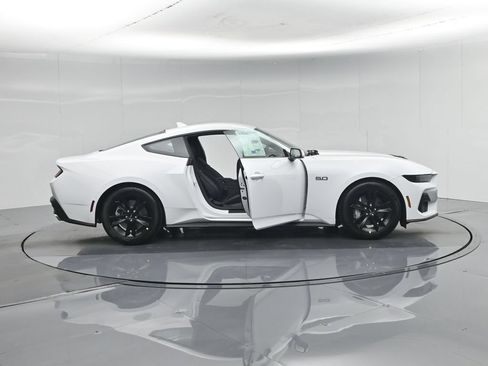 New 2026 Ford Mustang GT RWD image 4