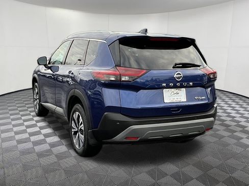 Used 2021 Nissan Rogue SV image 4