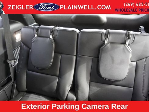 Used 2022 Ford Explorer XLT w/ Equipment Group 202A image 13