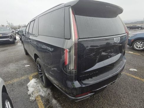 Used 2023 Cadillac Escalade ESV Sport Platinum w/ LPO, ONYX Package image 6