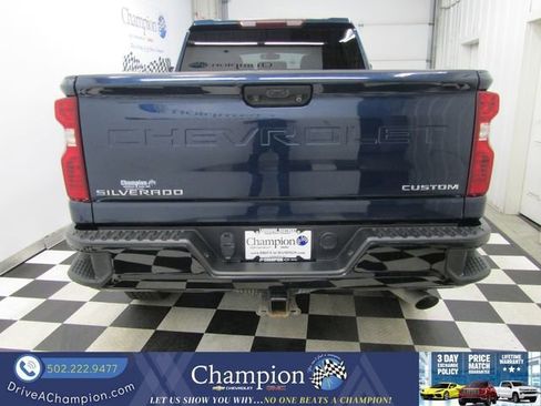 Used 2022 Chevrolet Silverado 2500 Custom w/ Custom Value Package AWD/4WD image 12