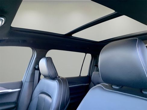 New 2025 Jeep Grand Cherokee L Limited w/ Black Appearance Package image 18