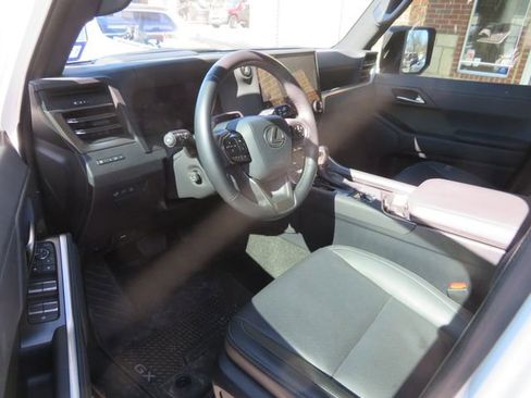 Used 2024 Lexus GX 550 Overtrail image 20