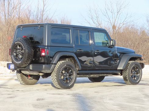 Used 2022 Jeep Wrangler Unlimited Willys image 3