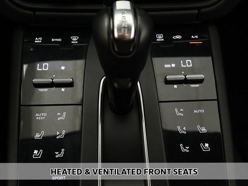 Used 2022 Porsche Macan image 9