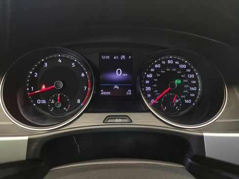 Used 2021 Volkswagen Atlas Cross Sport SE image 23