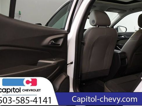 Used 2024 Chevrolet Trax ACTIV w/ Sunroof Package FWD image 31