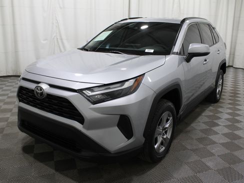 Used 2022 Toyota RAV4 XLE image 33