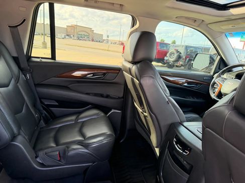 Used 2019 Cadillac Escalade Premium Luxury AWD/4WD image 56