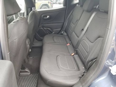 Certified 2022 Jeep Renegade Latitude w/ Convenience Group AWD/4WD image 13