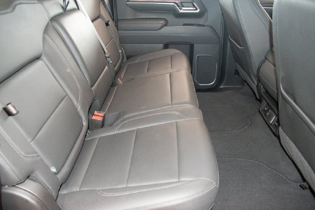 Used 2026 GMC Sierra 1500 SLT AWD/4WD image 12