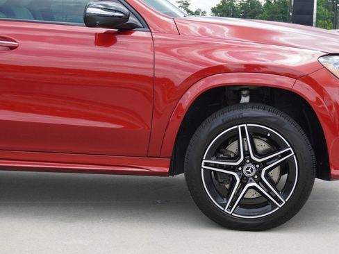 Used 2024 Mercedes-Benz GLS 450 4MATIC image 9