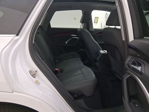 Used 2025 Audi Q5 Premium Plus w/ Premium Plus image 30