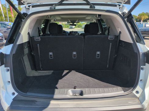 Used 2025 Nissan Pathfinder SV w/ SV Premium Package FWD image 32