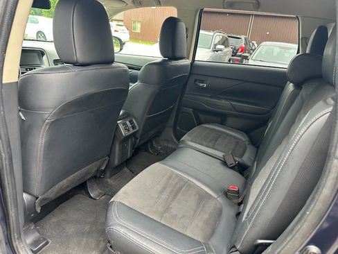 Used 2019 Mitsubishi Outlander SE AWD/4WD image 12
