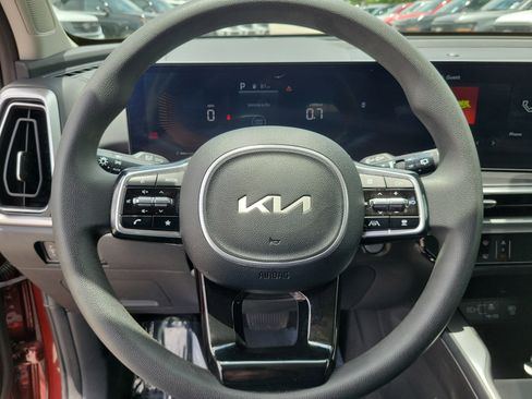 Used 2024 Kia Sorento LX FWD image 19
