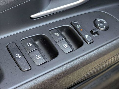 Used 2025 Hyundai Elantra SEL FWD image 27