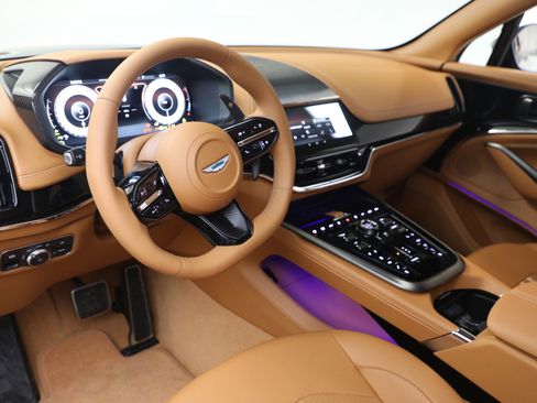 New 2026 Aston Martin DBX 707 image 18