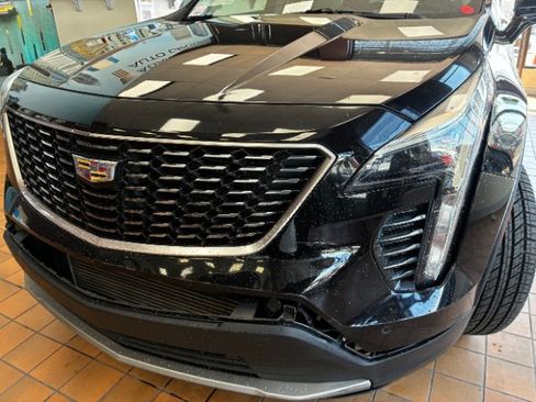 Used 2019 Cadillac XT4 Premium Luxury FWD image 9