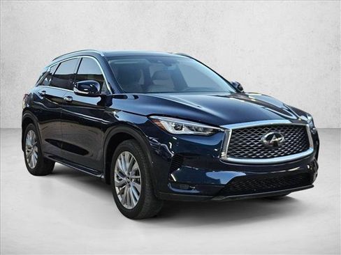 Used 2023 INFINITI QX50 Luxe FWD image 3
