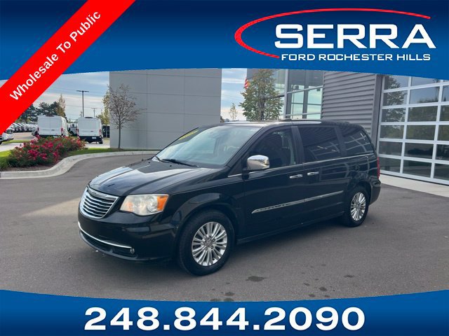 Used 2013 Chrysler Town & Country Limited w/ Luxury Group FWD image 1
