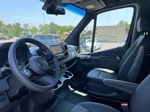 New 2025 Mercedes-Benz Sprinter 2500 image 8
