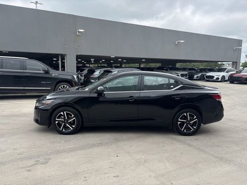 Used 2025 Nissan Sentra SV FWD image 9