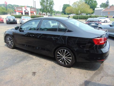 Used 2016 Volkswagen Jetta Sport FWD image 8
