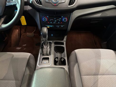 Used 2018 Ford Escape SE image 17