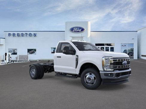 New 2025 Ford F350 XL w/ XL Chrome Package image 7