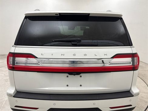 Used 2021 Lincoln Navigator Reserve w/ Luxury Package image 20