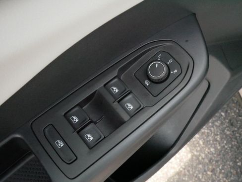 Certified 2025 Volkswagen Taos S AWD/4WD image 19