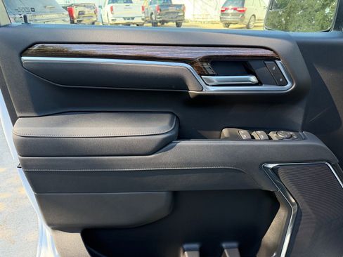 New 2026 GMC Sierra 1500 Elevation image 9