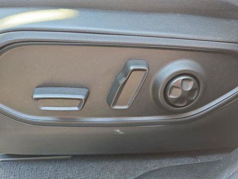 Used 2024 Jeep Grand Cherokee Limited image 14